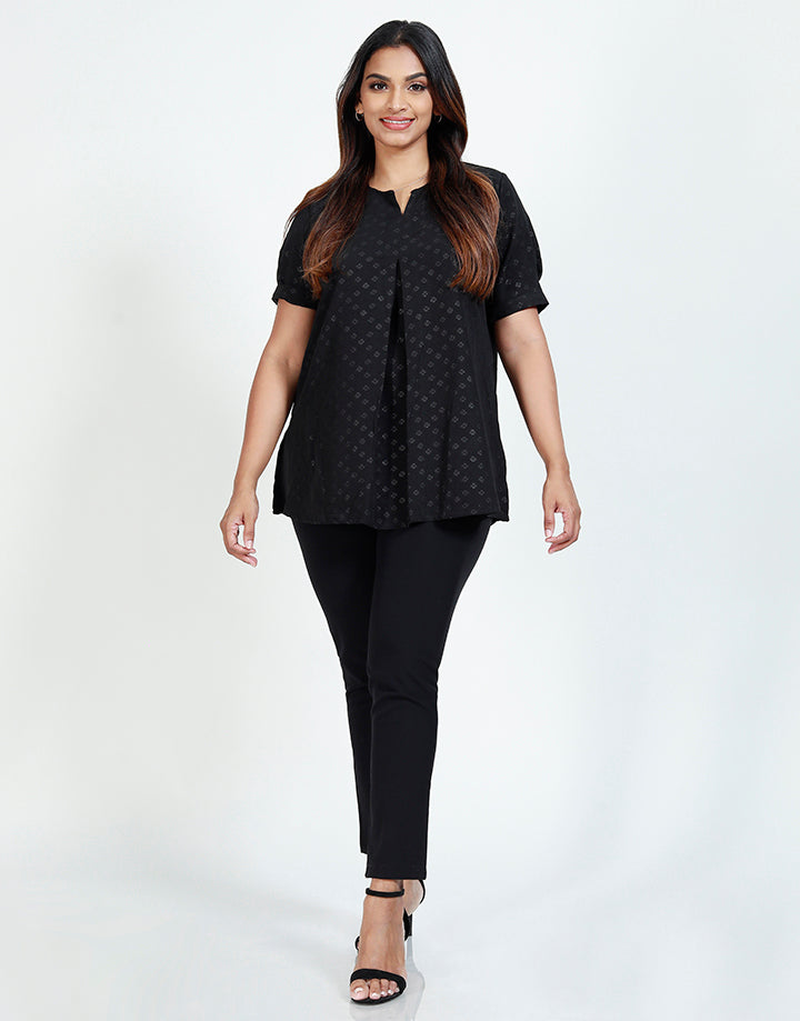 Box Pleated Blouse in Short Sleeves
