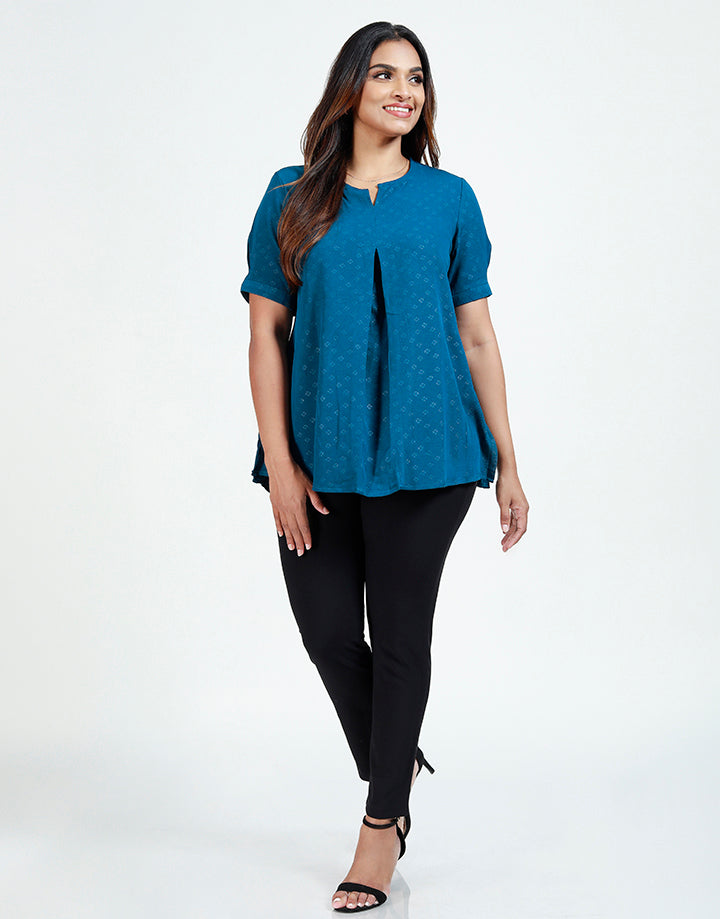 Box Pleated Blouse in Short Sleeves