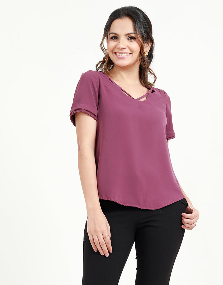 Scalloped Neck Line Blouse With Short Sleeves