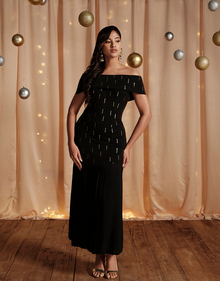 Off Shoulder Fishtall Pleated Dress