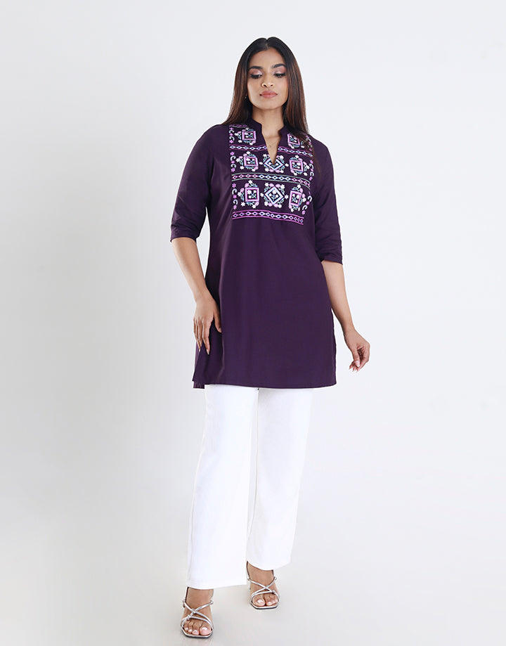 3/4 Sleeve Kurta with Embroidery Detail