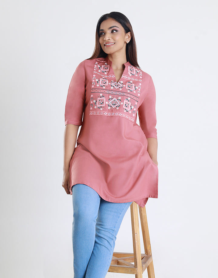 3/4 Sleeve Kurta with Embroidery Detail