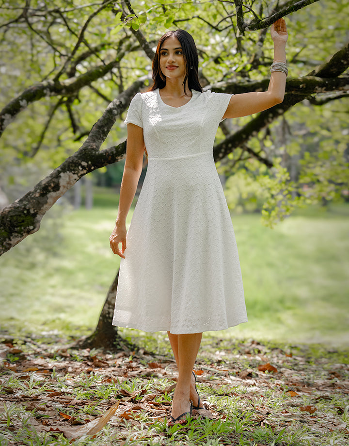 White Princess Line Dress with Short Sleeve Spring & Summer White Princess Line Dress with Short Sleeve Spring & Summer