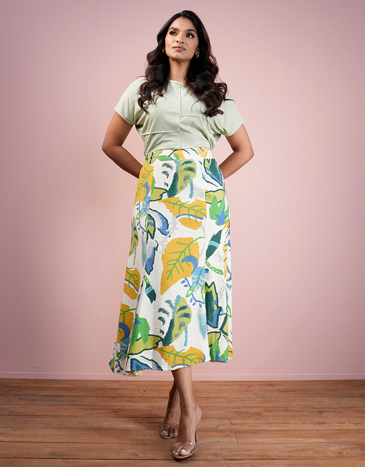 06 Piece Flared Maxi Skirt