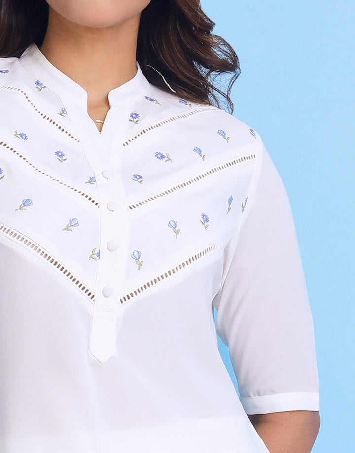 Half Plackets Top with Embroidered