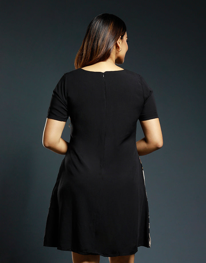 Short Sleeves Dress with Screen Print