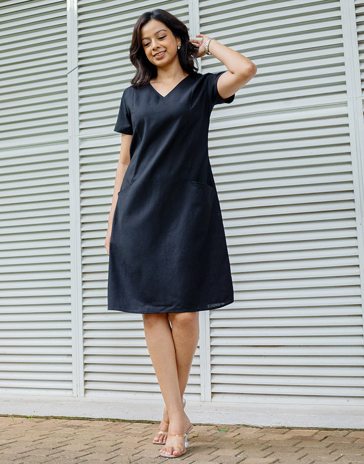 Short Sleeve Dress with Style Pockets