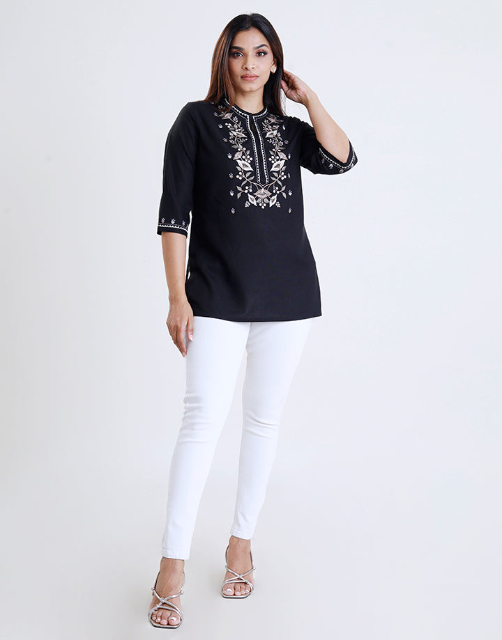 3/4 Sleeve Kurta With Embroidered