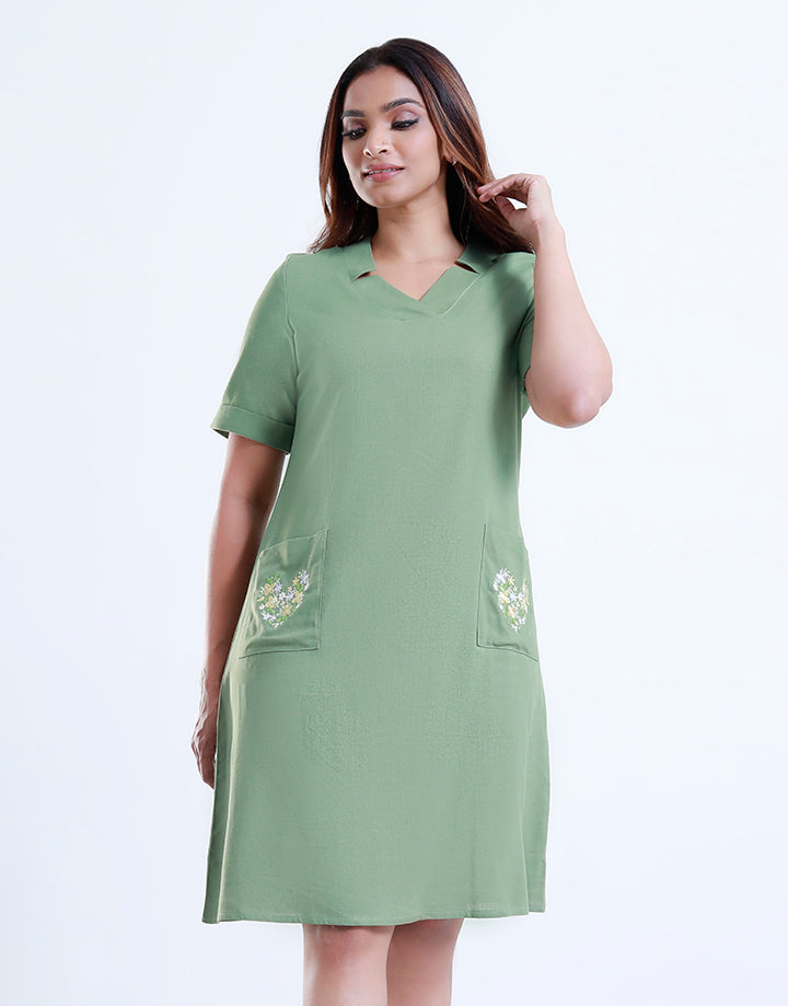 Pocket with V-Neck Solid Tunic Dress