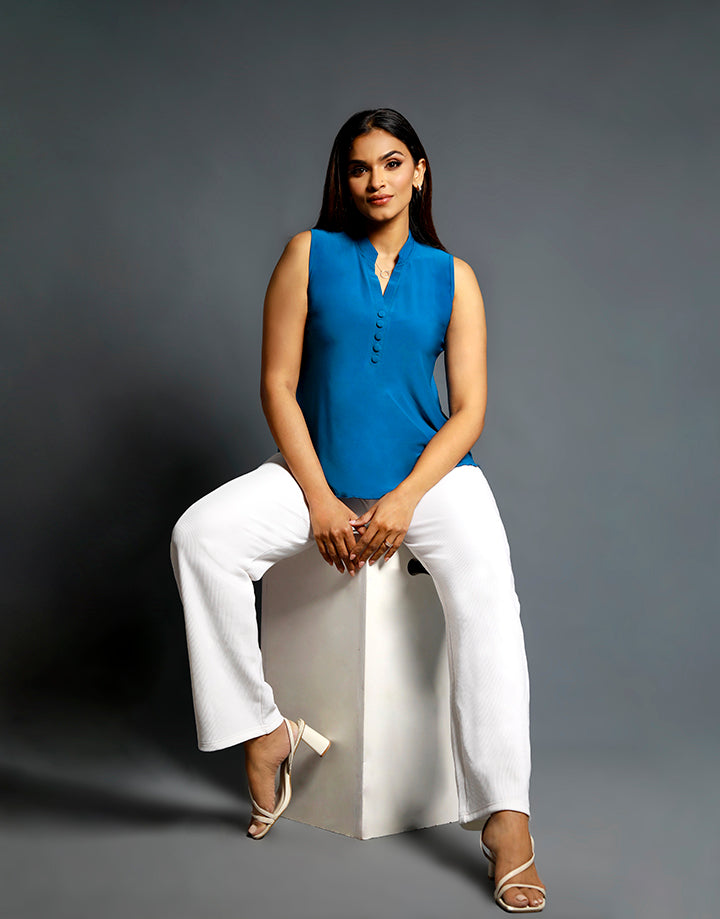 Sleeveless Blouse with Half Placket