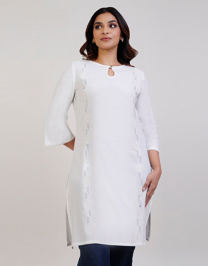 Front Keyhole with Embroidered Kurta