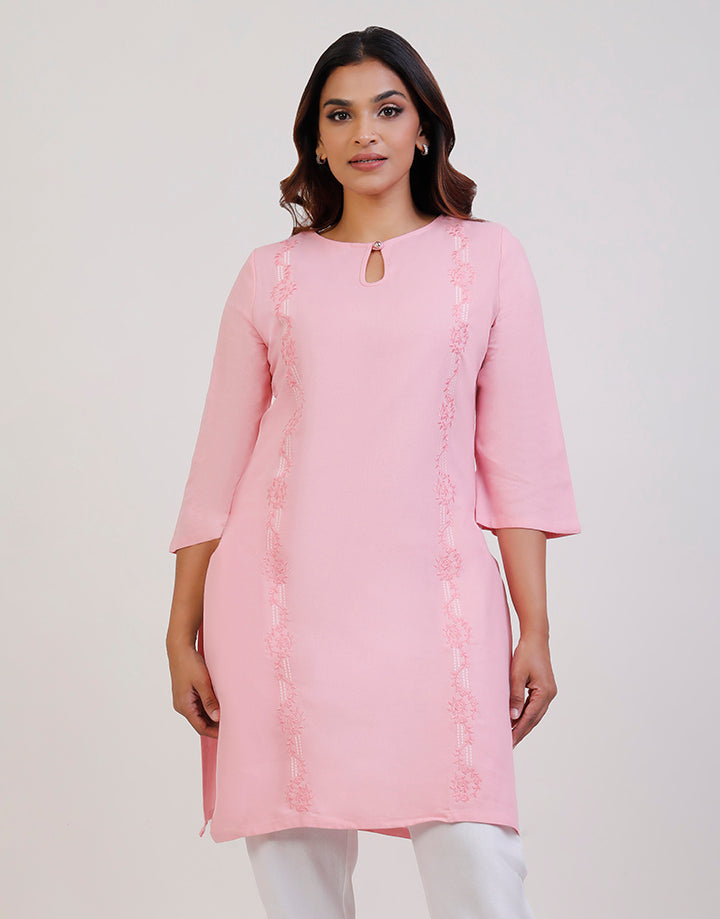 Front Keyhole with Embroidered Kurta