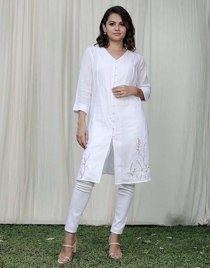 White Embroidered Kurtha with ¾ Sleeves