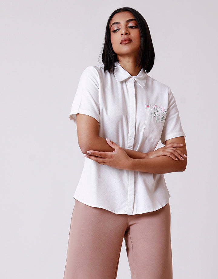 Linen Short-Sleeve Shirt with Embroidered Pocket