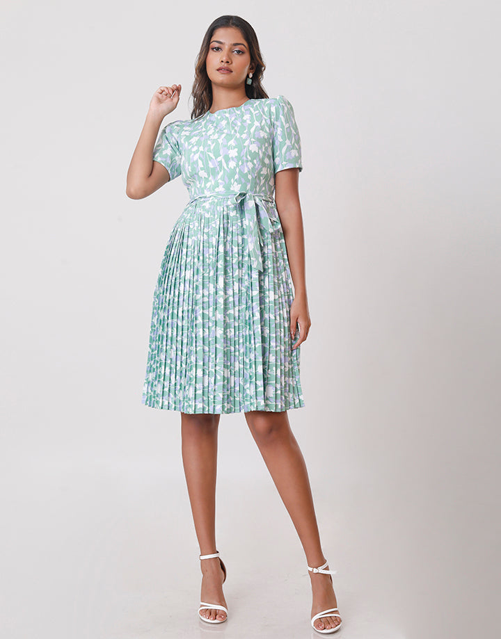 Printed Short Sleeve Pleated Dress with Belt