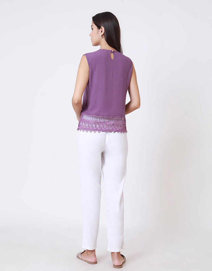 Round Neck Sleeveless Top with Lace Ham