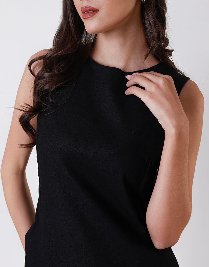 Sleeveless Dress with Front Pockets