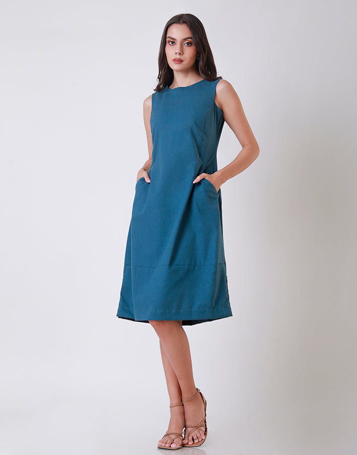 Sleeveless Dress with Front Pockets