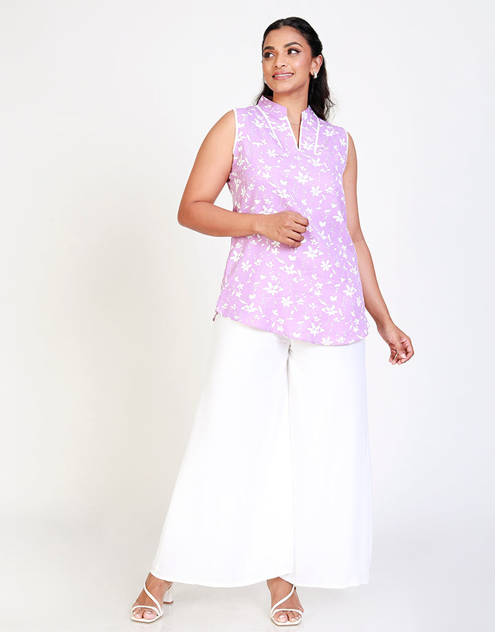 Sleeveless Top with Contrasting Piping