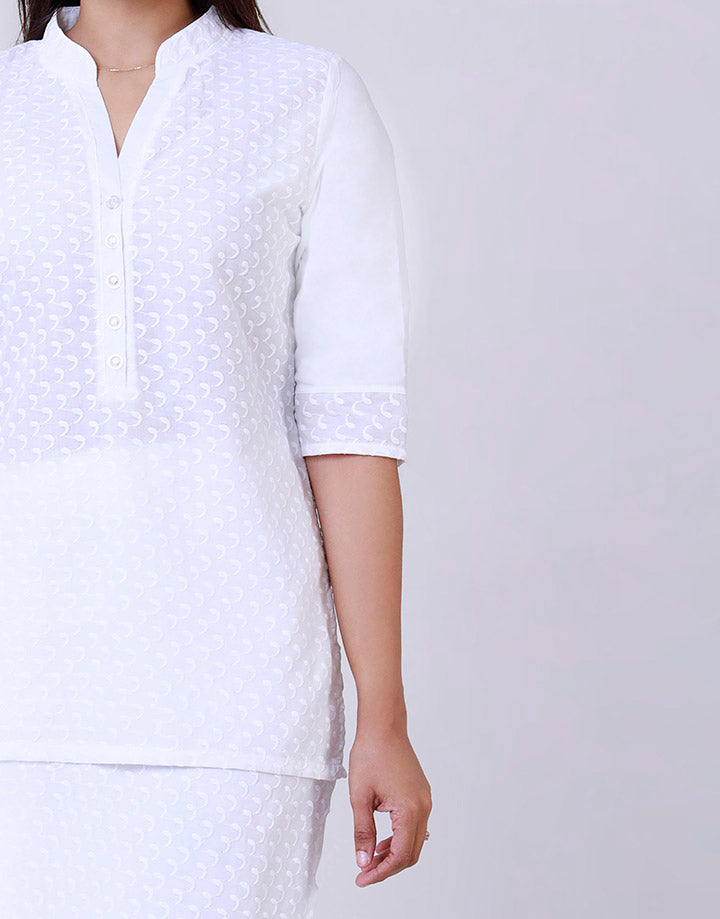 White Cut Lawn Kurtha with ¾ Sleeves