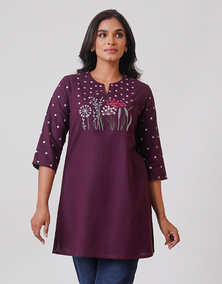 Linen Split Neck Embroidered Kurtha