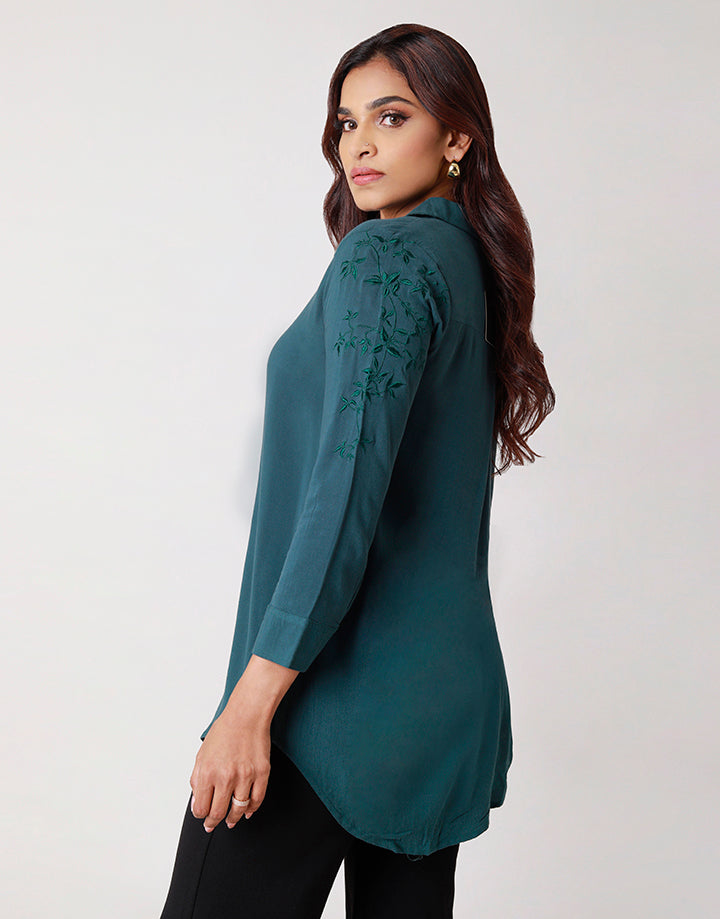 Long Sleeves Blouse with Embroidered