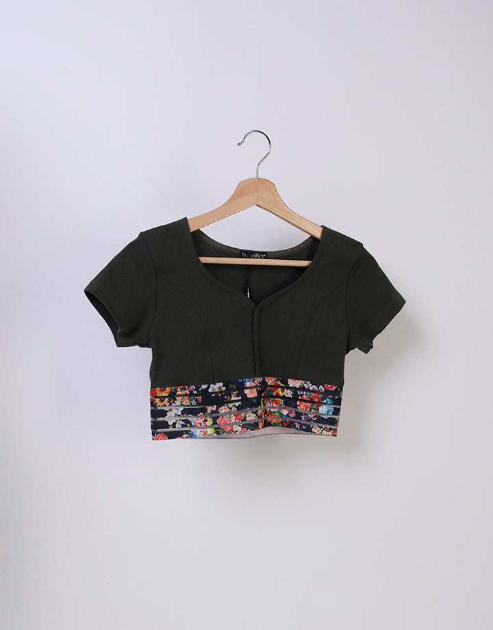 Short Sleeves Crop Top with Print Hem