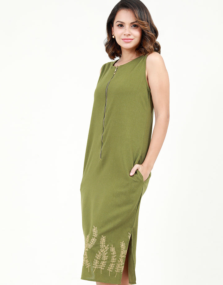 Sleeveless Leaf Embroidered Dress With Pockets